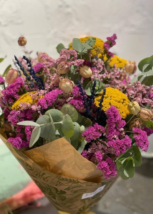 Fotografía de cesta de flores realizado por Edén Flores y Eventos